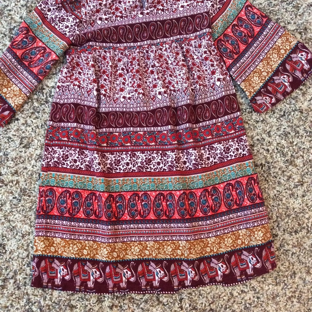 Red patterned tunic. - Picture 3 of 3